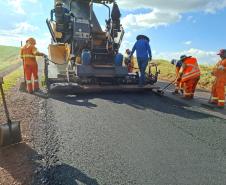 DER/PR recupera PR-218 entre Santo Antônio do Paraíso e São Sebastião da Amoreira