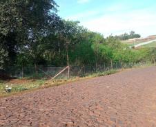 DER/PR doa 21 mil m² de pedras poliédricas a Cafelândia para melhoria de estradas rurais