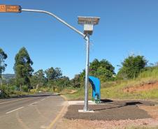 DER/PR testa abrigos de parada de ônibus que combinam tecnologia e acessibilidade