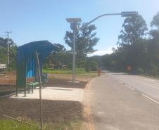 DER/PR testa abrigos de parada de ônibus que combinam tecnologia e acessibilidade