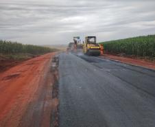 PR-537 entre Bela Vista do Paraíso e Florestópolis recebe serviços de conservação