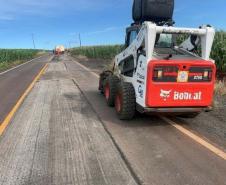 DER/PR realiza serviços de conservação em rodovia entre Sertanópolis e Primeiro de Maio