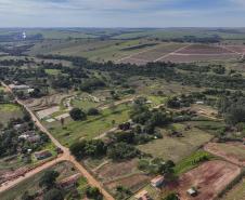 Em Cidade Gaúcha, Estado investe R$ 22,1 milhões para pavimentar maior vila rural do Paraná