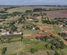 Em Cidade Gaúcha, Estado investe R$ 22,1 milhões para pavimentar maior vila rural do Paraná
