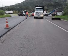 Rodovia entre Bituruna e General Carneiro tem sistema pare-e-siga