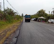 PR-218 entre Carlópolis e Joaquim Távora tem tráfego de veículos em pare-e-siga