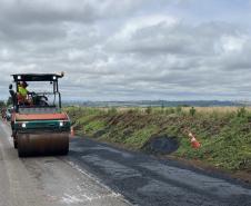 Serviços de conservação na PRC-272 em Santana do Itararé
