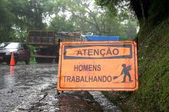 DER/PR reabre Estrada da Graciosa com operação pare-e-siga Foto: Conrado Age/AEN