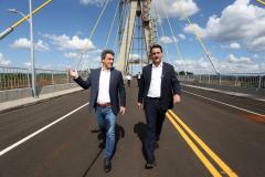Governador Ratinho Junior faz última vistoria na Ponte da Integração, que está concluída Foto: Gilson Abreu/AEN