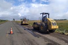 Início de operação pare e siga nas obras do whitetopping da PRC-280 - Foto: Ari Dias/AEN