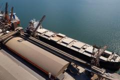 Porto de Paranaguá tem dez berços operando com calado maior e atrai navios cada vez maiores. Foto: Rodrigo Félix Leal / SEIL