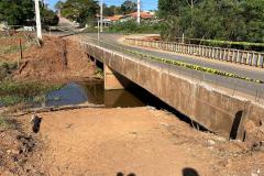 Reforma da ponte sobre o Ribeirão Patrimônio na PR-151 em Salto do Itararé