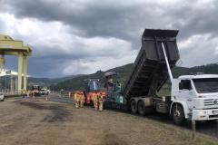 Rodovia de Pinhão recebe serviços de conservação do pavimento do DER/PR