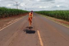 Estado realiza melhorias em três rodovias de Bandeirantes e Itambaracá
