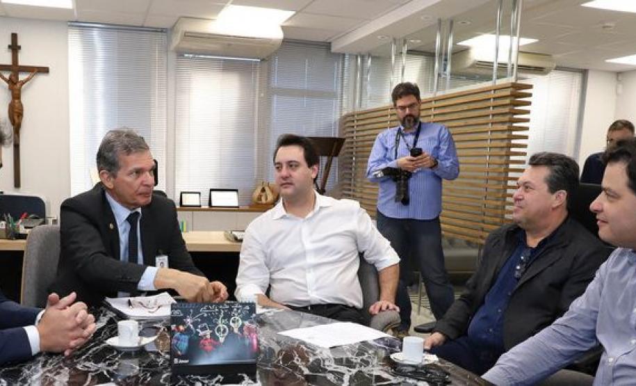 Estado e Itaipu discutem gestão da ponte em Foz do Iguaçu