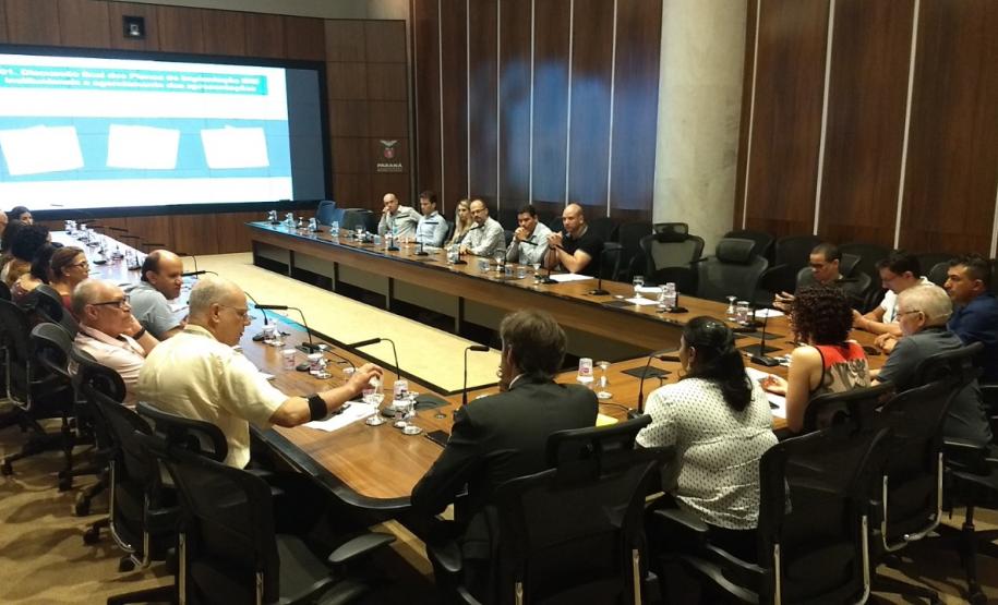 Governo do Paraná realiza posse dos membros do CG-BIM e GTEC-BIM no Palácio Iguaçu