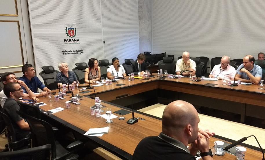 Governo do Paraná realiza posse dos membros do CG-BIM e GTEC-BIM no Palácio Iguaçu