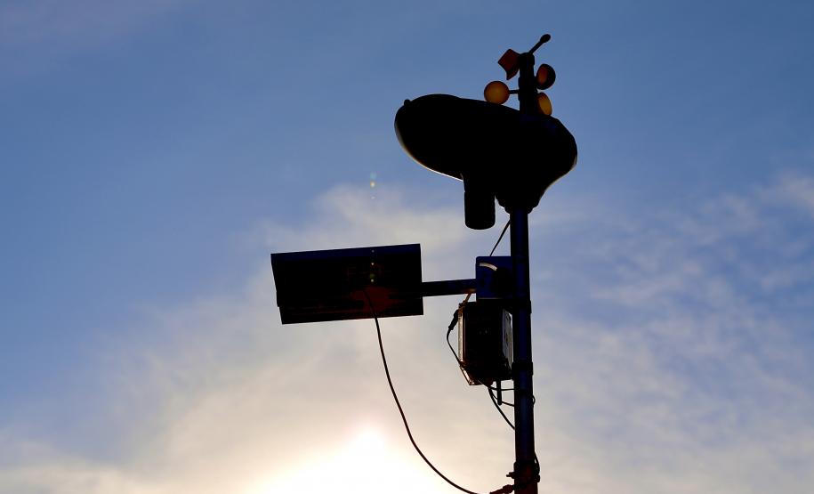 A Portos do Paraná implantou uma estação meteorológica própria, que disponibilizará medições e alertas em tempo real sobre as condições atmosféricas no Porto de Paranaguá. Foto: Cláudio Neves / Portos do Paraná
