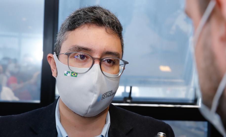 Representantes do Governo Federal visitaram nesta terça-feira (22) o Porto de Paranaguá para conhecer a estrutura de armazenagem e embarque. Os técnicos avaliam as melhores alternativas para o acesso à cidade a partir da construção da Nova Ferroeste. - Foto: Rodrigo Félix Leal/INFRA