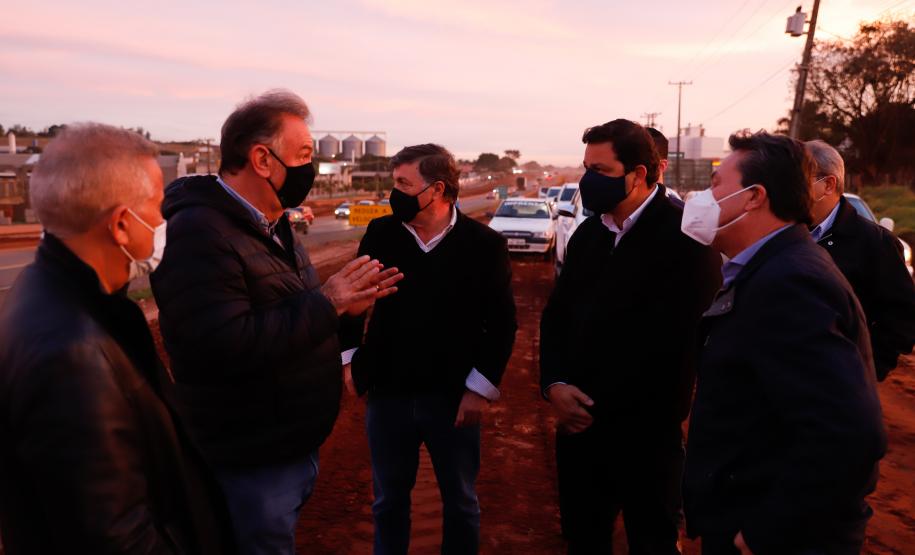 O secretário de Infraestrutura e Logística, Sandro Alex, inspeciona as obras do Trevo Gauchão e duplicação da PR-323, em Umuarama - Umuarama, 19/07/2021 - Foto: Rodrigo Félix Leal/Infraestrutura