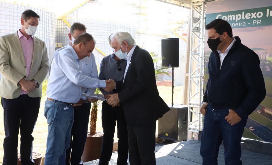 No aniversário de Medianeira, Estado anuncia retomada de obra do Centro de Educação Profissional e pavimentações. Foto: Ari Dias/AEN