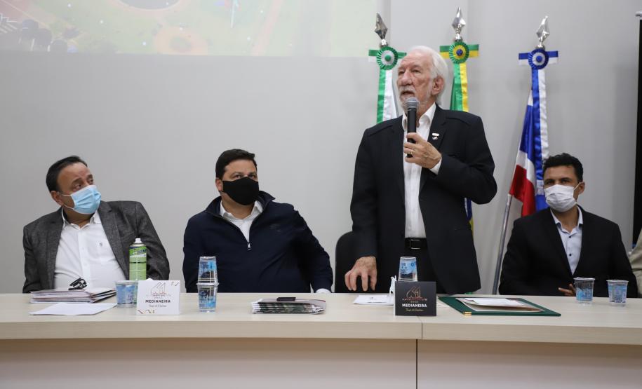 No aniversário de Medianeira, Estado anuncia retomada de obra do Centro de Educação Profissional e pavimentações. Foto: Ari Dias/AEN