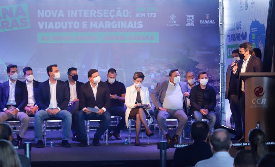O governador Carlos Massa Ratinho Junior e o Secretário da Infraestrutura, Sandro Alex acompanhados do diretor-geral do DER, Fernando Furiatti inauguraram nesta terça-feira (10) o Viaduto do Sabará, no quilômetro 173 da rodovia BR-373, em Ponta Grossa, nos Campos Gerais. Foto: Rodrigo Félix Leal / InfraPR