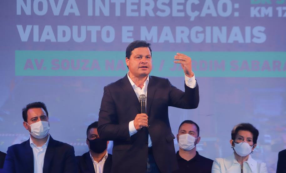 O governador Carlos Massa Ratinho Junior e o Secretário da Infraestrutura, Sandro Alex acompanhados do diretor-geral do DER, Fernando Furiatti inauguraram nesta terça-feira (10) o Viaduto do Sabará, no quilômetro 173 da rodovia BR-373, em Ponta Grossa, nos Campos Gerais. Foto: Rodrigo Félix Leal / InfraPR