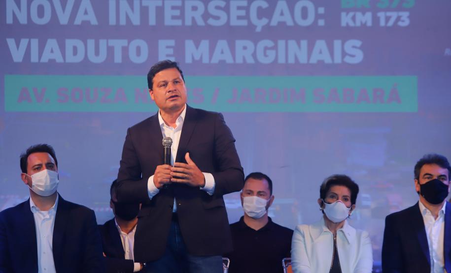 O governador Carlos Massa Ratinho Junior e o Secretário da Infraestrutura, Sandro Alex acompanhados do diretor-geral do DER, Fernando Furiatti inauguraram nesta terça-feira (10) o Viaduto do Sabará, no quilômetro 173 da rodovia BR-373, em Ponta Grossa, nos Campos Gerais. Foto: Rodrigo Félix Leal / InfraPR