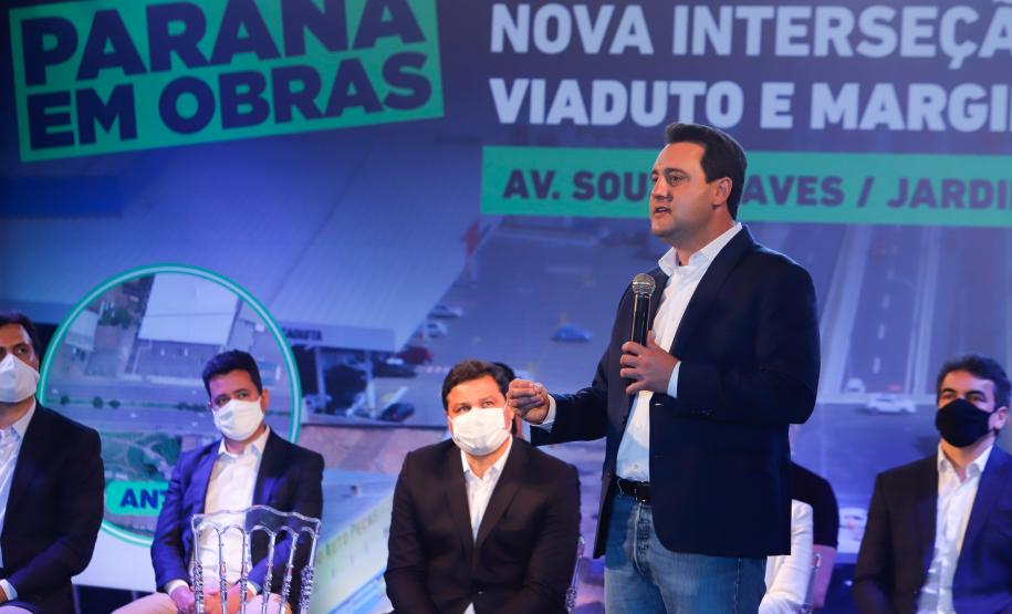 O governador Carlos Massa Ratinho Junior e o Secretário da Infraestrutura, Sandro Alex acompanhados do diretor-geral do DER, Fernando Furiatti inauguraram nesta terça-feira (10) o Viaduto do Sabará, no quilômetro 173 da rodovia BR-373, em Ponta Grossa, nos Campos Gerais. Foto: Rodrigo Félix Leal / InfraPR