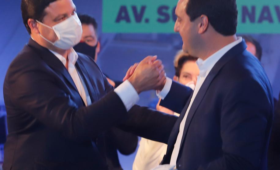 O governador Carlos Massa Ratinho Junior e o Secretário da Infraestrutura, Sandro Alex acompanhados do diretor-geral do DER, Fernando Furiatti inauguraram nesta terça-feira (10) o Viaduto do Sabará, no quilômetro 173 da rodovia BR-373, em Ponta Grossa, nos Campos Gerais. Foto: Rodrigo Félix Leal / InfraPR