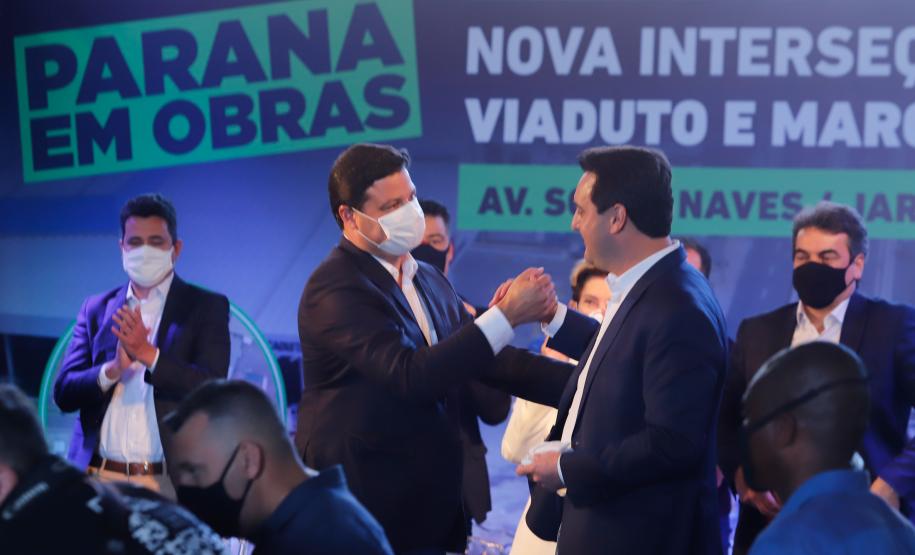 O governador Carlos Massa Ratinho Junior e o Secretário da Infraestrutura, Sandro Alex acompanhados do diretor-geral do DER, Fernando Furiatti inauguraram nesta terça-feira (10) o Viaduto do Sabará, no quilômetro 173 da rodovia BR-373, em Ponta Grossa, nos Campos Gerais. Foto: Rodrigo Félix Leal / InfraPR