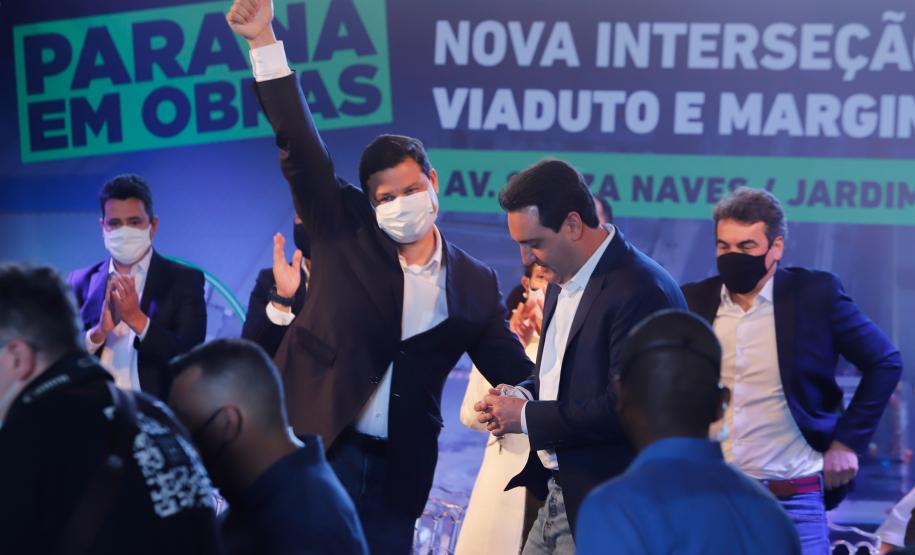 O governador Carlos Massa Ratinho Junior e o Secretário da Infraestrutura, Sandro Alex acompanhados do diretor-geral do DER, Fernando Furiatti inauguraram nesta terça-feira (10) o Viaduto do Sabará, no quilômetro 173 da rodovia BR-373, em Ponta Grossa, nos Campos Gerais. Foto: Rodrigo Félix Leal / InfraPR