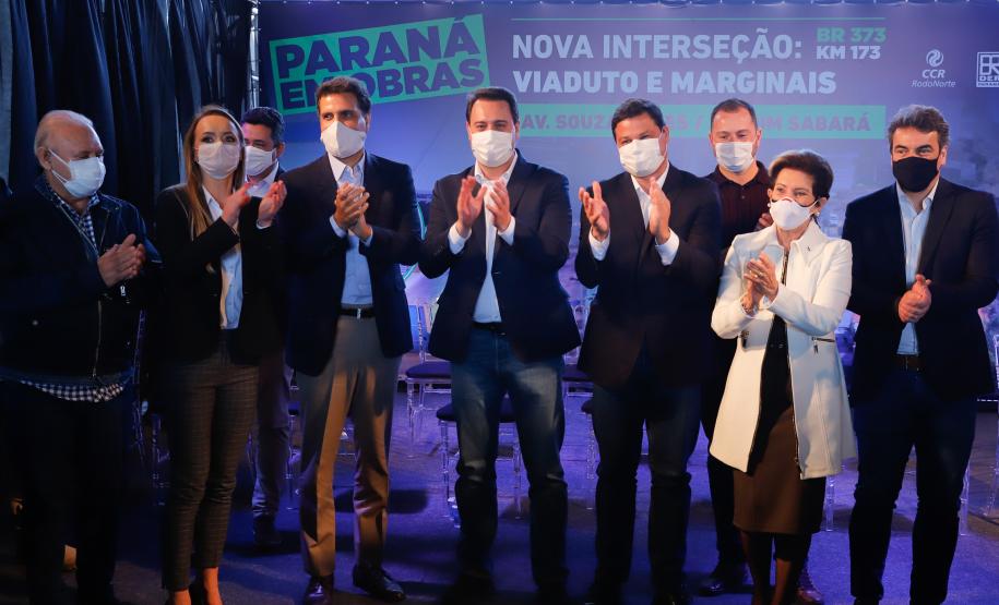 O governador Carlos Massa Ratinho Junior e o Secretário da Infraestrutura, Sandro Alex acompanhados do diretor-geral do DER, Fernando Furiatti inauguraram nesta terça-feira (10) o Viaduto do Sabará, no quilômetro 173 da rodovia BR-373, em Ponta Grossa, nos Campos Gerais. Foto: Rodrigo Félix Leal / InfraPR