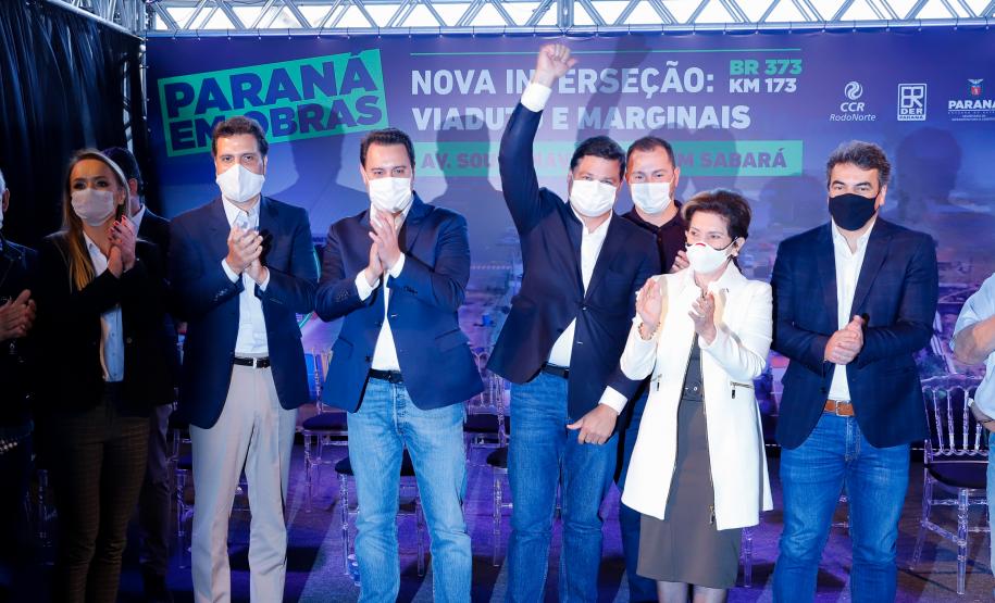 O governador Carlos Massa Ratinho Junior e o Secretário da Infraestrutura, Sandro Alex acompanhados do diretor-geral do DER, Fernando Furiatti inauguraram nesta terça-feira (10) o Viaduto do Sabará, no quilômetro 173 da rodovia BR-373, em Ponta Grossa, nos Campos Gerais. Foto: Rodrigo Félix Leal / InfraPR