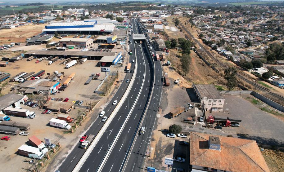 Segundo dados da CCR Rodonorte, a Avenida Souza Naves concentra um fluxo de 35 mil veículos por dia, chegando a 7 milhões de caminhões por ano. Foto: Rodrigo Félix Leal /InfraPR
