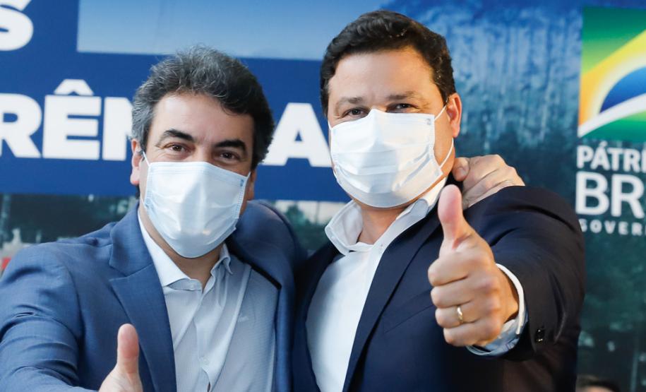 O governador Carlos Massa Ratinho Junior e o ministro da Infraestrutura, Tarcísio Gomes de Freitas, apresentam, os detalhes da nova concessão de 3,3 mil quilômetros de rodovias do Paraná. Foto: Rodrigo Félix Leal / InfraPR