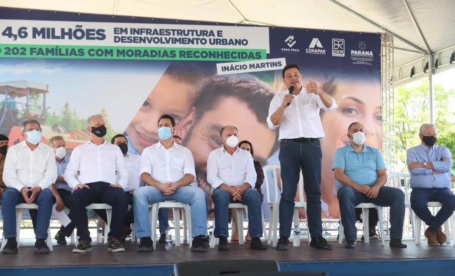 Com recursos da Secretaria de Estado da Infraestrutura e Logística, serão pavimentados uma área total de 8.658,23 metros quadrados das ruas Visconde de Guarapuava e Marechal Floriano Peixoto. Foto: Geraldo Bubniak/AEN