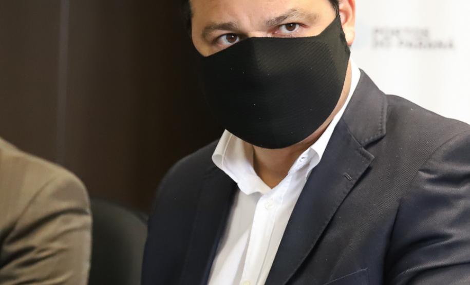 Durante a reunião na secretaria foi acordado que o volume de pedras será dividido em partes iguais (aproximadamente 3mil metros cúbicos) e que cada prefeitura ficará responsável pela retirada e transporte do material até seu município. Foto: Rodrigo Félix Leal / InfraPR