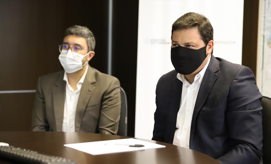 Durante a reunião na secretaria foi acordado que o volume de pedras será dividido em partes iguais (aproximadamente 3mil metros cúbicos) e que cada prefeitura ficará responsável pela retirada e transporte do material até seu município. Foto: Rodrigo Félix Leal / InfraPR