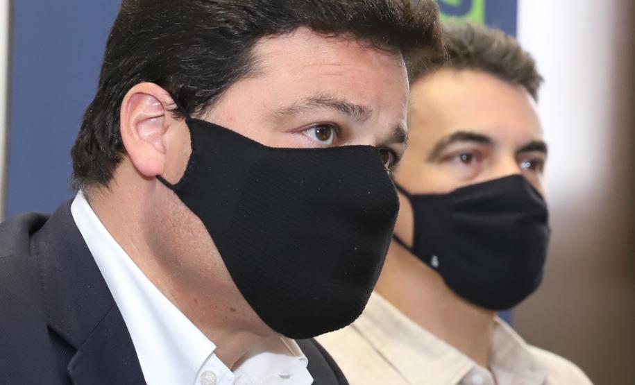 Durante a reunião na secretaria foi acordado que o volume de pedras será dividido em partes iguais (aproximadamente 3mil metros cúbicos) e que cada prefeitura ficará responsável pela retirada e transporte do material até seu município. Foto: Rodrigo Félix Leal / InfraPR