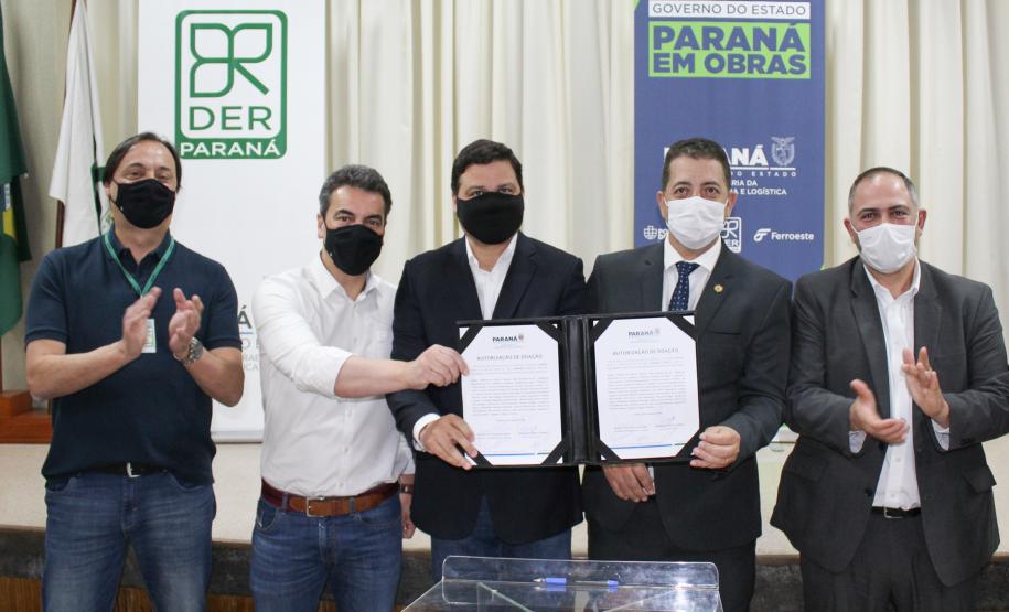 Evento reúne 56 prefeituras para formalizar doção de veículos e equipamentos - Curitiba, 27/10/2021 - Foto: Antoniela Dalcol/Seil