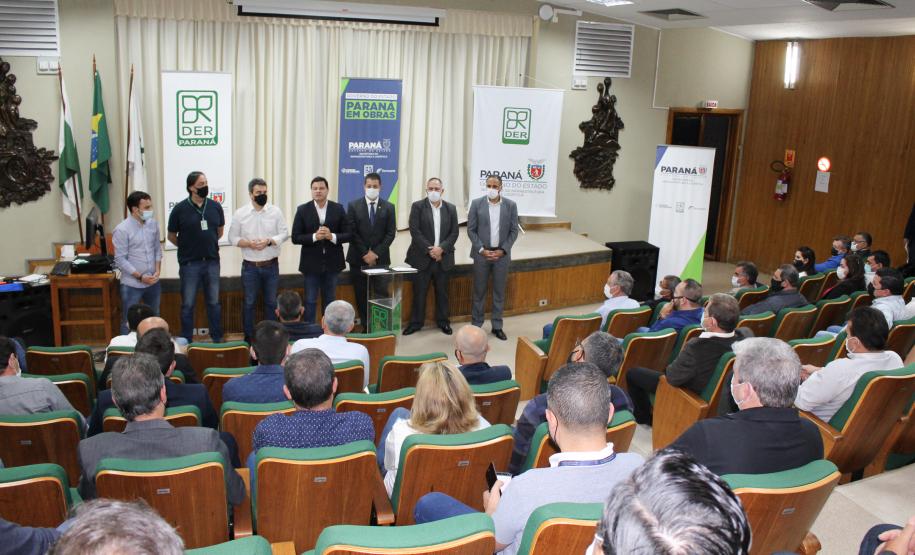 Evento reúne 56 prefeituras para formalizar doção de veículos e equipamentos - Curitiba, 27/10/2021 - Foto: Antoniela Dalcol/Seil