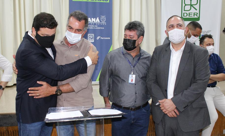 Evento reúne 56 prefeituras para formalizar doção de veículos e equipamentos - Curitiba, 27/10/2021 - Foto: Antoniela Dalcol/Seil