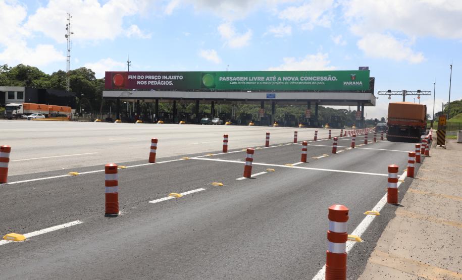 Encerramento dos atuais contratos de concessão de rodovias no Paraná. Abertura das catracas da praça de pedágio da Ecovia, na BR-277, em São José dos Pinhais, ocorrida à 0h00 deste domingo. - Curitiba, 28/11/2021 - Foto: Ari Dias/AEN