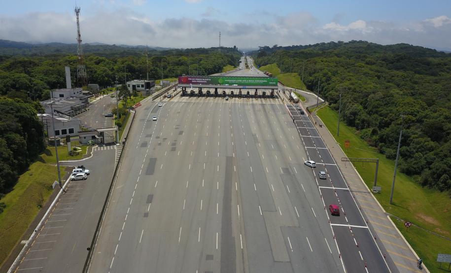 Encerramento dos atuais contratos de concessão de rodovias no Paraná. Abertura das catracas da praça de pedágio da Ecovia, na BR-277, em São José dos Pinhais, ocorrida à 0h00 deste domingo. - Curitiba, 28/11/2021 - Foto: Ari Dias/AEN