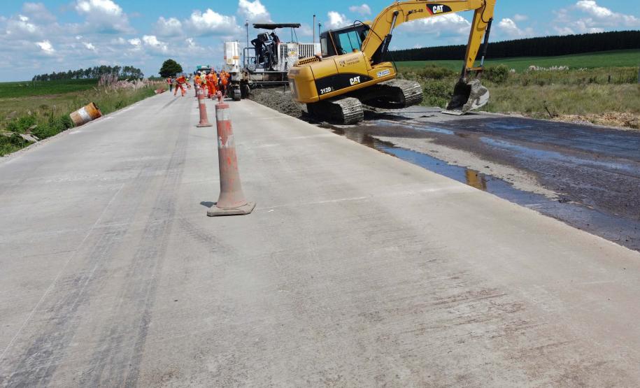 Obras-Pavimentação em Concreto da PR-280-Palmas.Foto: Ari Dias/ AEN. Foto: Ari Dias/AEN