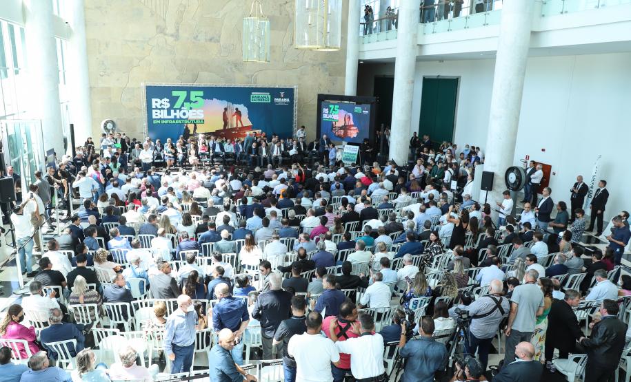 Prefeitos destacam o impacto de quase R$ 200 milhões na infraestrutura dos municípios. Foto: Rodrigo Félix Leal / SEIL