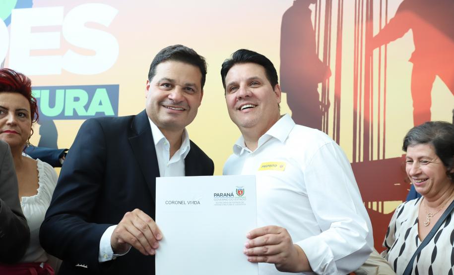 Prefeitos destacam o impacto de quase R$ 200 milhões na infraestrutura dos municípios. Foto: Rodrigo Félix Leal / SEIL