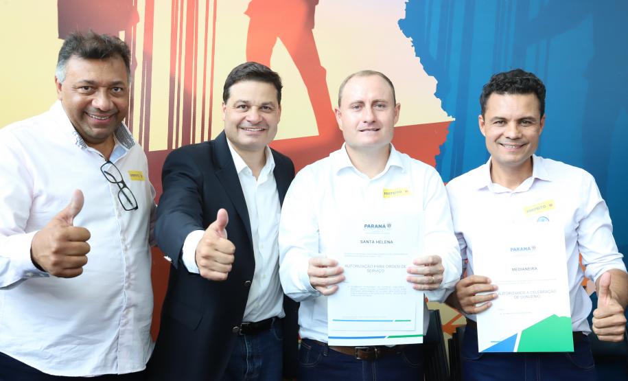 Prefeitos destacam o impacto de quase R$ 200 milhões na infraestrutura dos municípios. Foto: Rodrigo Félix Leal / SEIL